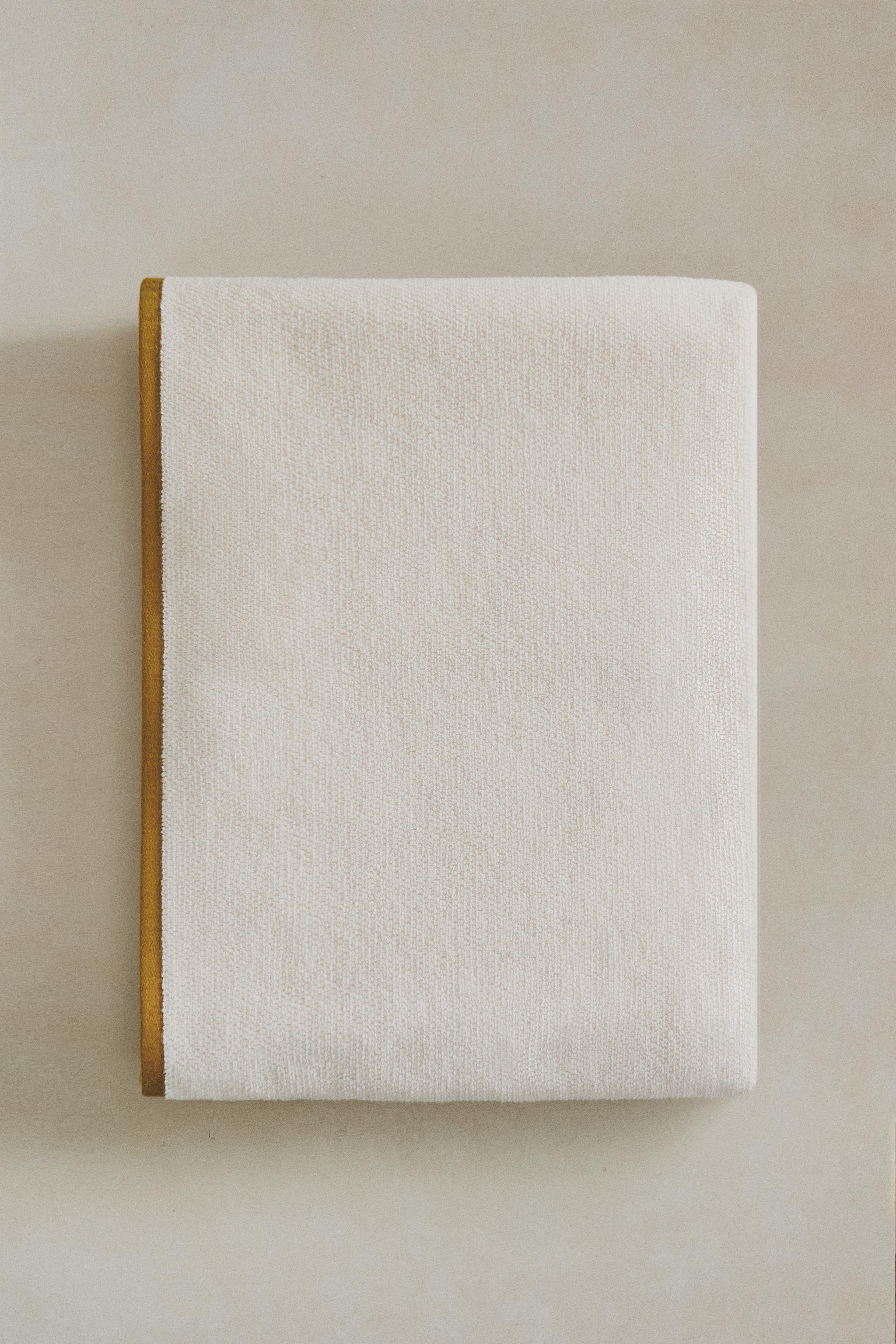 DOUBLE TRIM BATH TOWEL